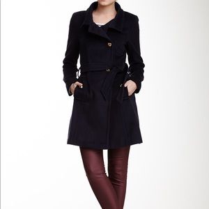 T Tahari - Coat- LIKE NEW & Perfect for Winter!❄️